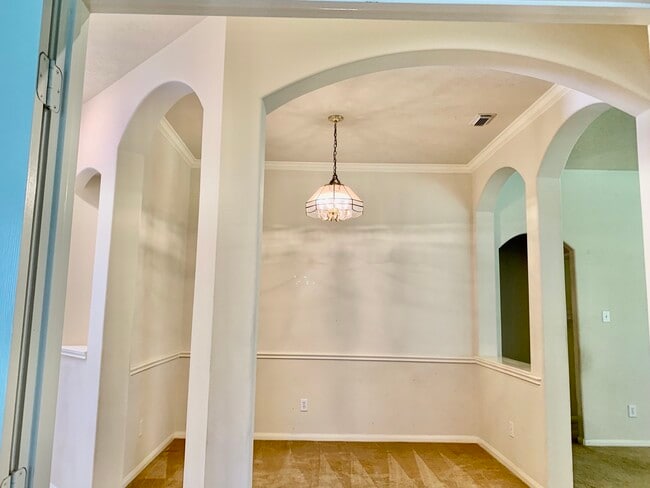 Photo - 7827 Iris Glen Ln