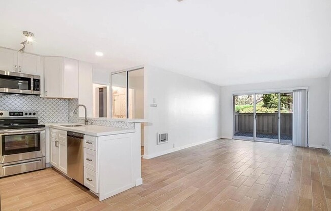 Photo - 4600 Lamont St Unidad 4-122