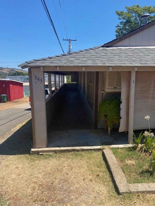 Photo - 1645 Montana Ave