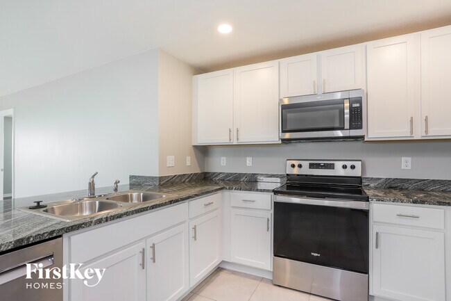 Photo - 986 7th Ave NW