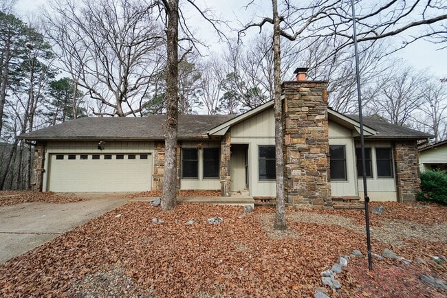 Building Photo - 3 Bed, 2 Bath with a beautiful view of the wooded back yard!!