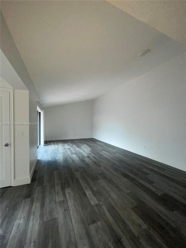 Photo - 4300 Landar Dr