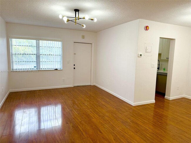 Photo - 1450 Atlantic Shores Blvd Unidad 209 Rental