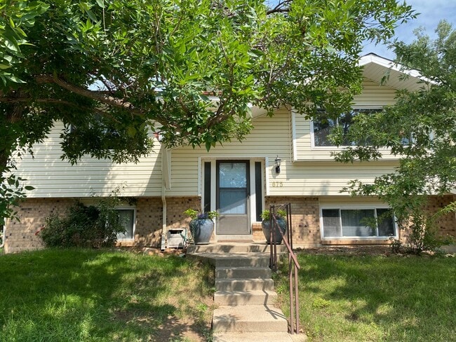 Photo - 4 Bed 2 Bath Home In South Boulder.  Devils Thumb Neighborhood!