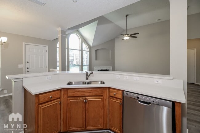 2606 Wandering Oak Dr