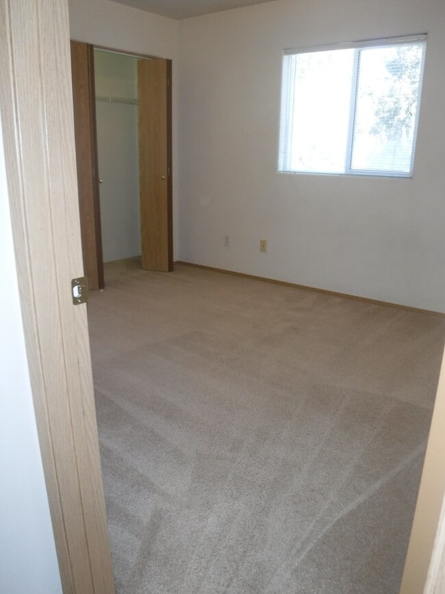 Photo - NE Bend 2 Bed/2.5 Bath Near St. Charles - Ocker Drive Unit 3