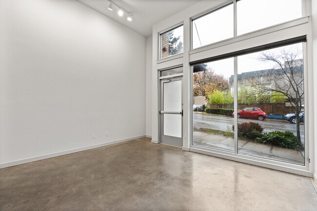 Photo - 1624 E Yesler Wy