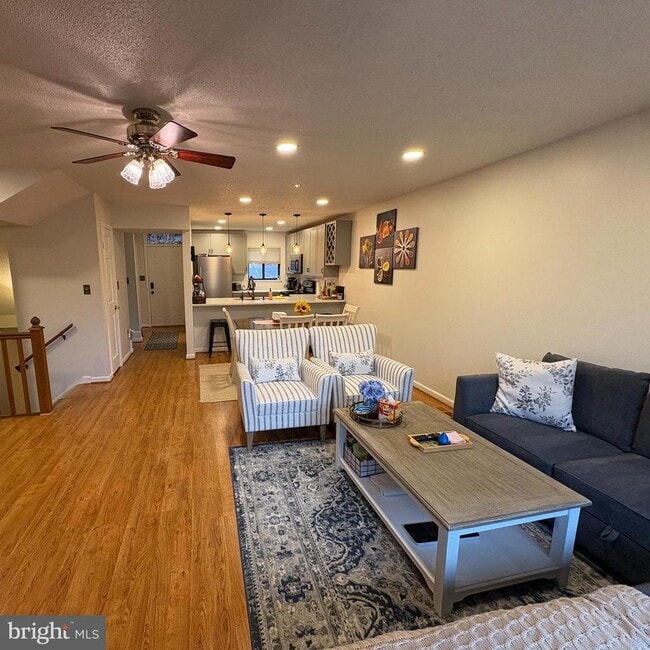 Photo - 46 Fishhook Ln