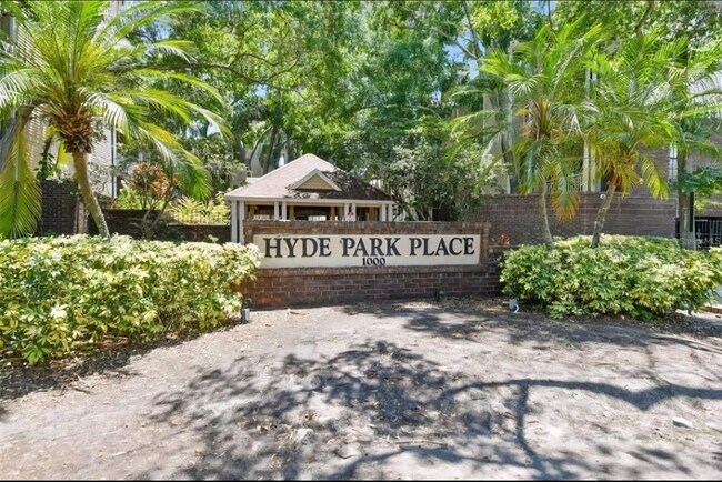 Photo - 1000 W Horatio St Unidad 305