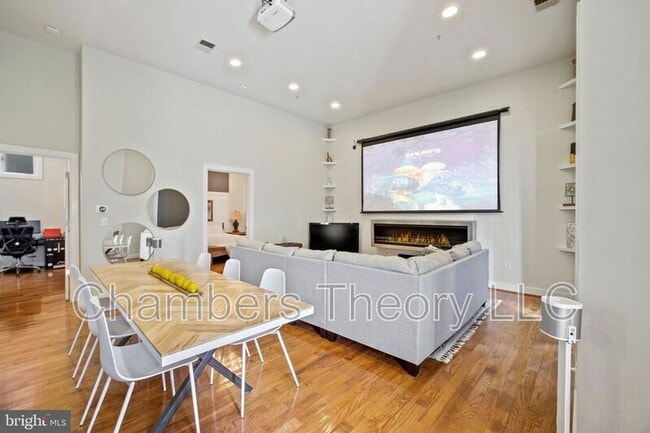 Photo - 2357 Champlain St NW Unit 102