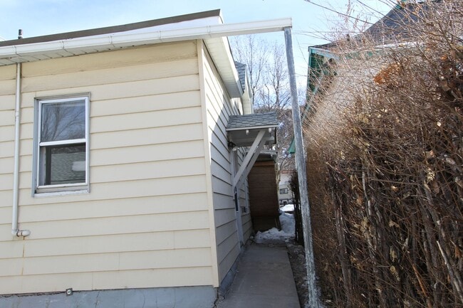 Photo - 1001 Cooper Ave Apartment Unit B