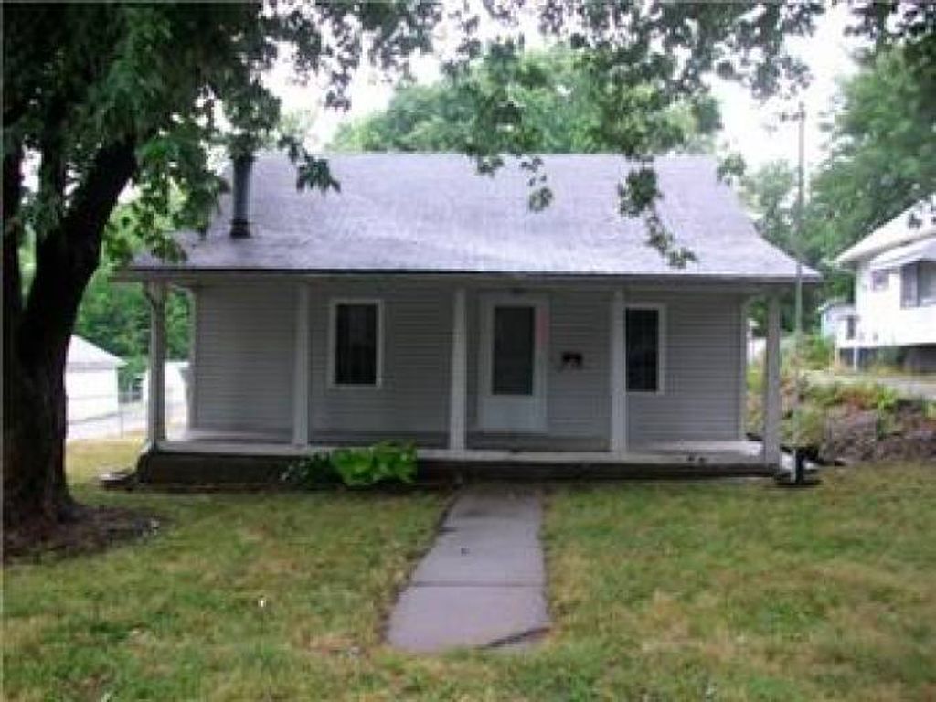 Photo - 106 N Huttig Ave House