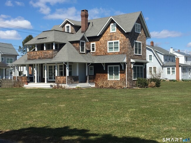 Photo - 33 Ridgewood Ave