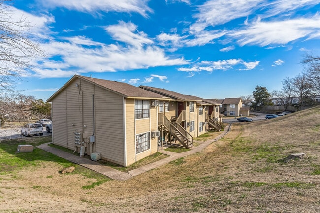 Photo - Cedar Ridge Apartments