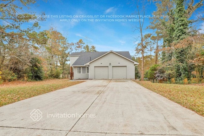 Building Photo - 2621 Windridge Dr