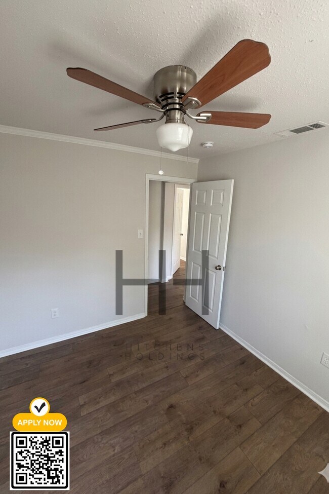 Photo - 2115 Barron Pl