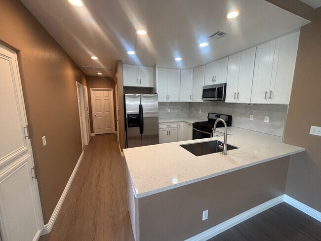 Photo - Beautiful 2-Bedroom Upper Corner Unit Townhome in Stevenson Ranch!