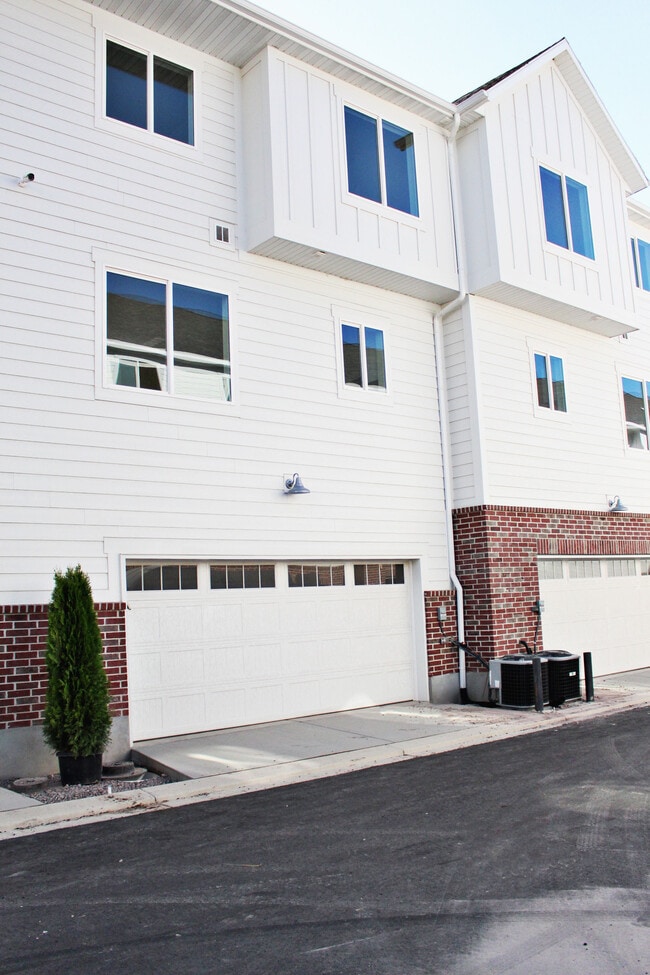 860 Place Townhomes