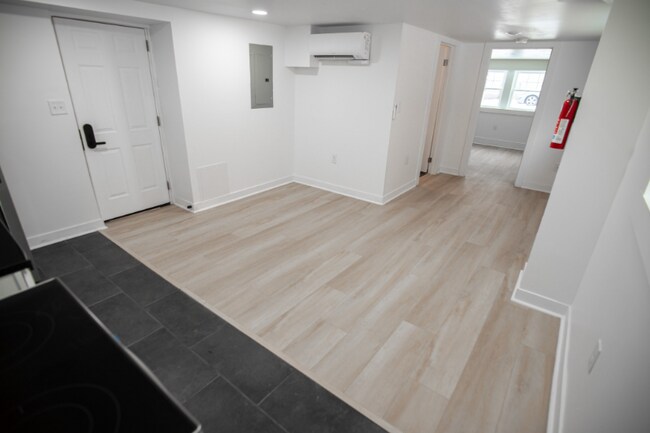 Photo - 1388 W 83rd St Unidad 111