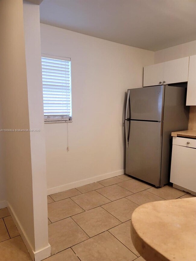 Photo - 1690 NE 191st St Unit 315-1