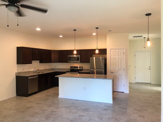 Building Photo - 24482 Zephyr Ct Unit 24482 Zephry Court
