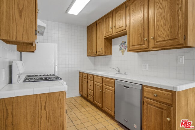 Photo - 218 S Gale Dr Unit 6