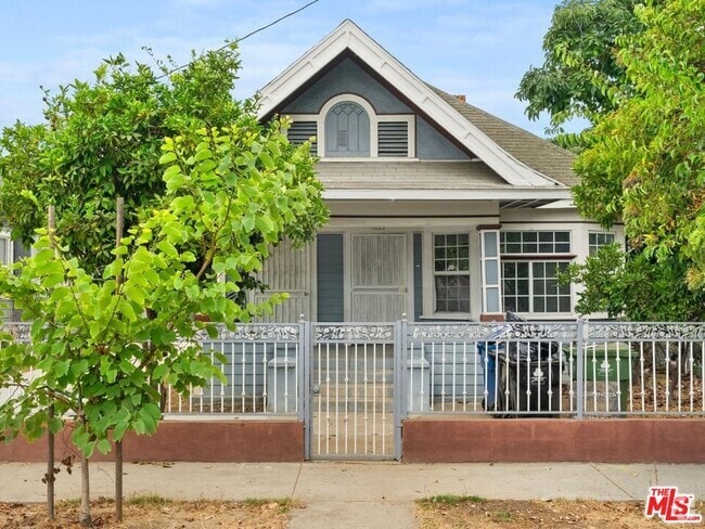 Building Photo - 1220 W 25th St Rental