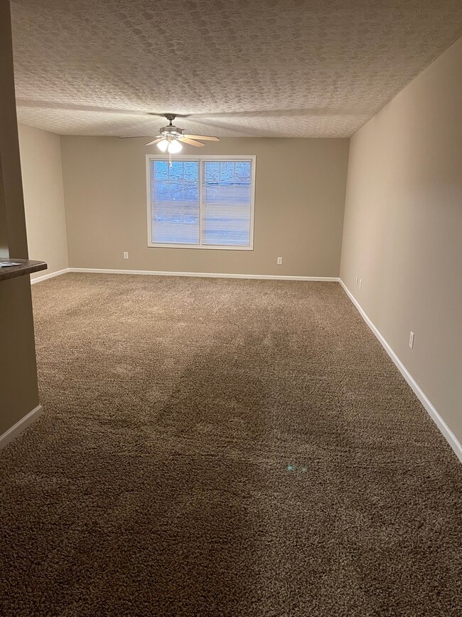 Photo - 241 McFadin Station St Unidad F