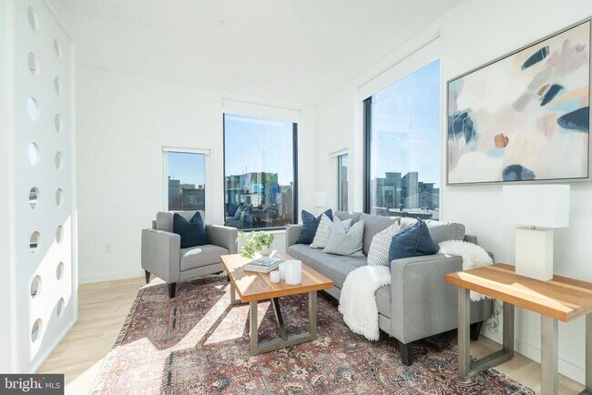 Photo - 1131-39 N Front St Unit 406