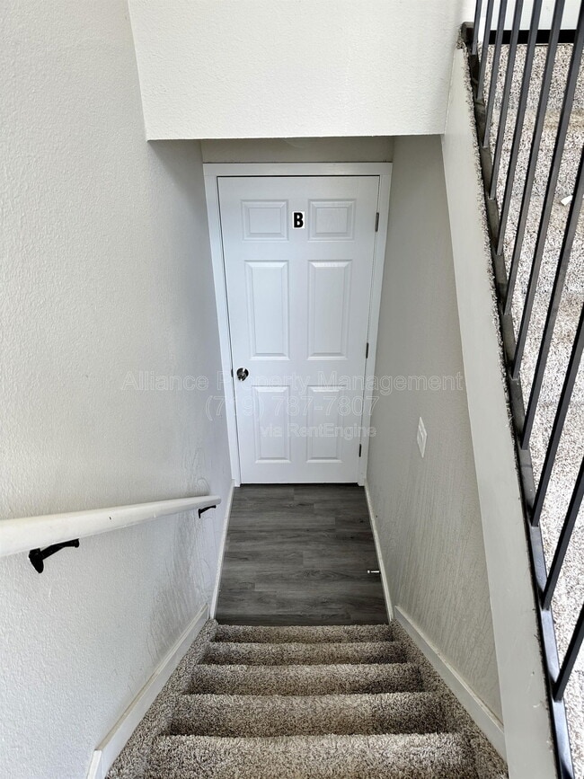 Photo - 907 W Madison St Unit B