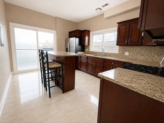 Photo - 1807 N Lawndale Ave Unidad 2