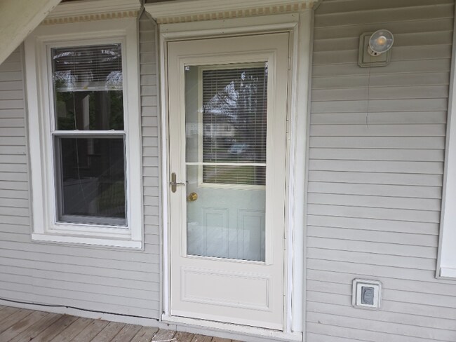 Photo - 210 E Pine St Unit Lower Back