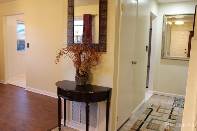 Photo - 707 Merrywood Dr