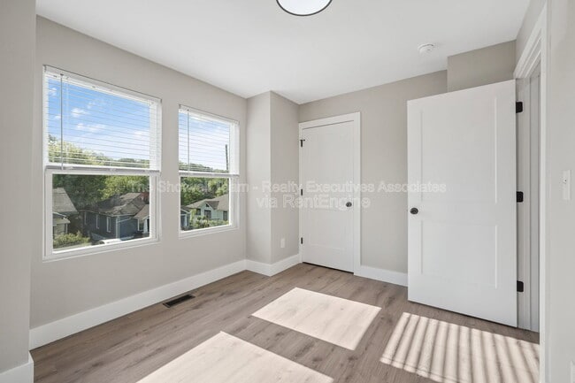 Photo - 2711 Tarleton Ave