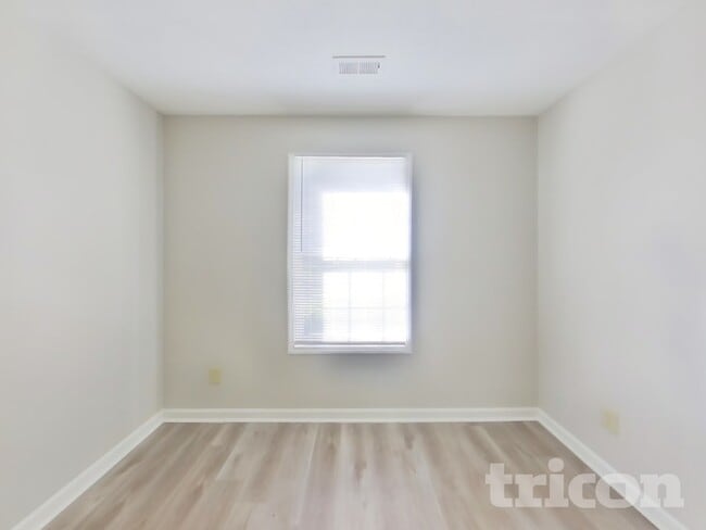 Photo - 910 S Shore Ct