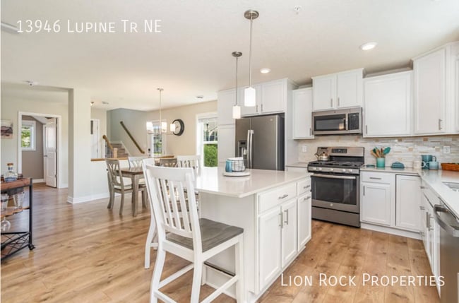 Photo - 13946 Lupine Trail NE