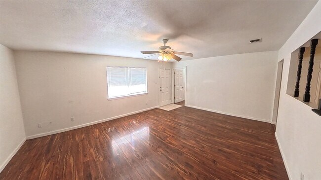 Photo - 3327 Valerie Ln