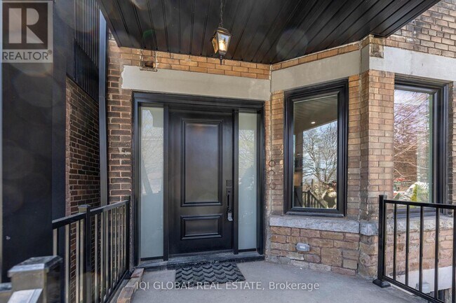 Photo - 1502 Dufferin St Unit 3rd Flr