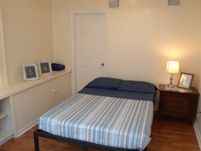 Building Photo - 56 Fulton St Unit 1E