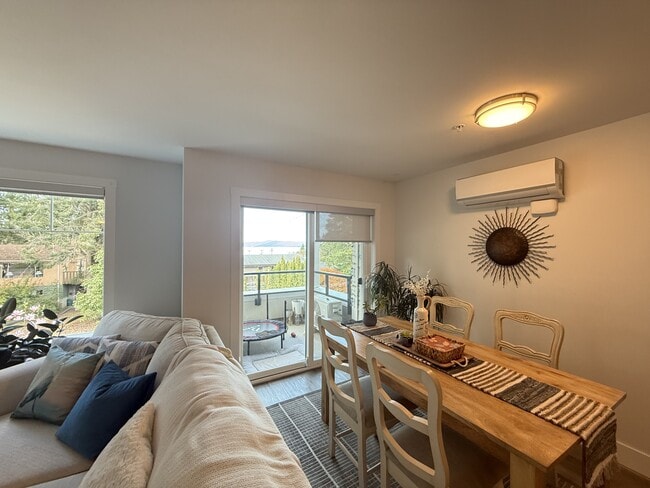 Photo - 210 First Ave W