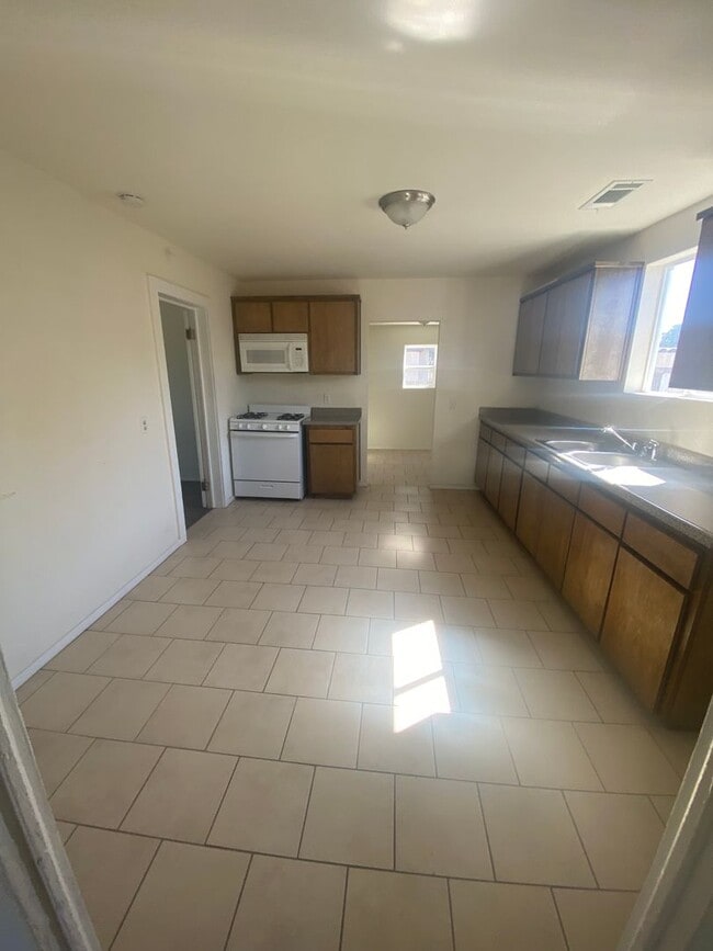 Building Photo - 429 Florinda St Unit 429 Rental