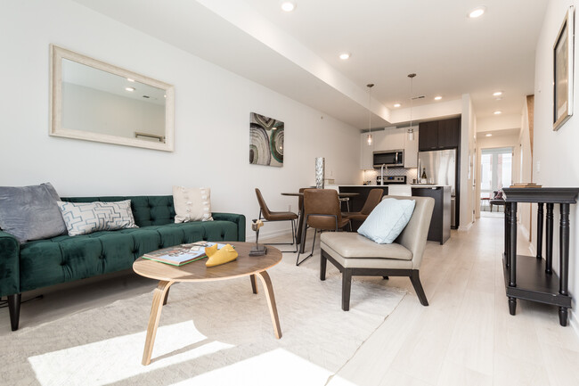 Building Photo - 1234 Lecount St Unit C Rental