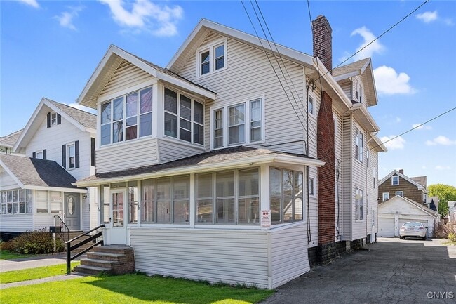 Photo - 965 Wadsworth St