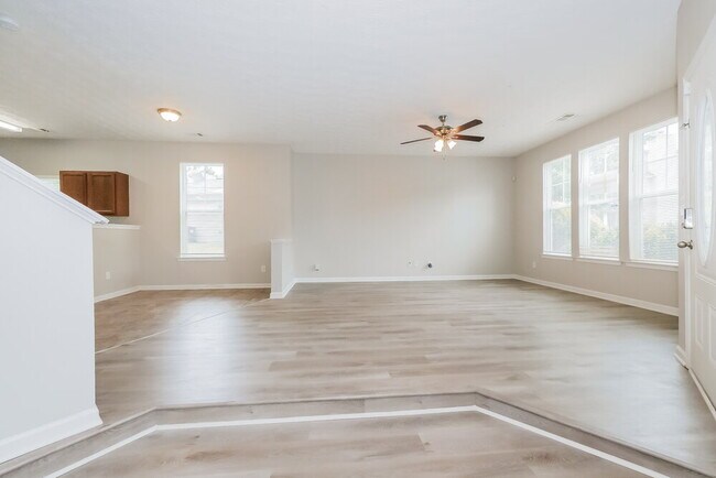 Photo - 4755 Highpoint Way