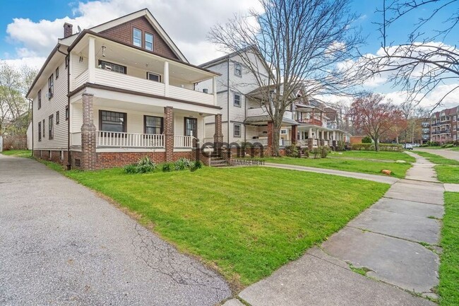 Photo - 1695 Glenmont Rd