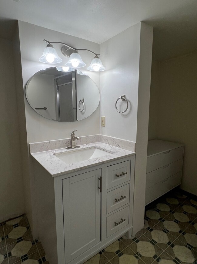 Photo - 1105 8th St SE