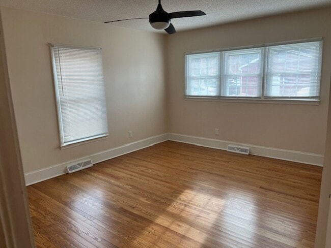 Photo - Walking Distance to Winthrop