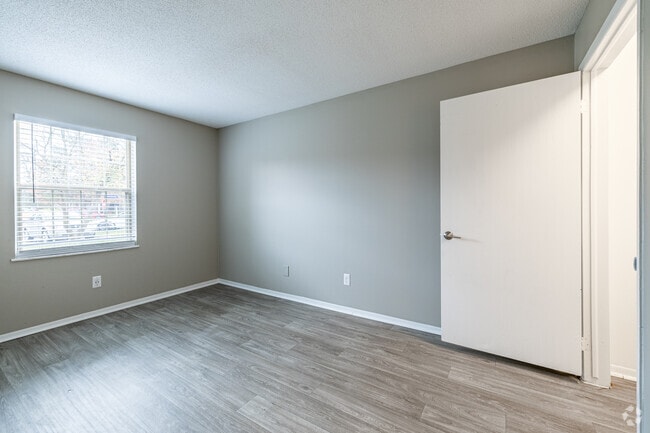 2BR, 1BA - 848SF - Manhattan - Primary Bedroom