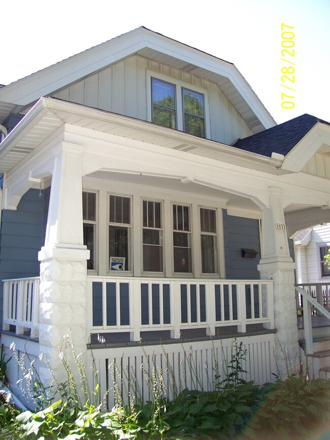 Building Photo - 1533 N 50th Pl