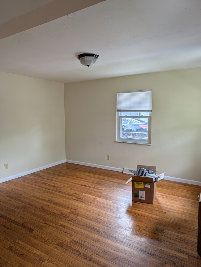 Photo - 885 E N Broadway St
